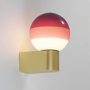 MARSET LED стенна лампа Dipping Light A1, бордо/месинг, Затъмняване, Злато / месинг, Дневна/трапезария, Метал, Дизайн, Глобус