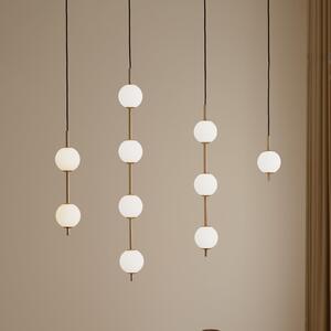 UMAGE LED висяща лампа Audrey, месингов цвят, 3-крилна. Ø 12 cm, Затъмняване, Злато / месинг, Дневна/трапезария, Метал, Дизайн, Глобус