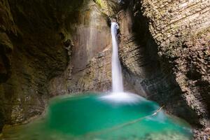 Флизелинов фототапет водопад козяк 375 x 250 см