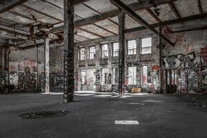 Флизелинов фототапет изоставен склад 375 x 250 см