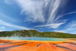 Флизелинов фототапет гранд призматичен извор 375 x 250 см