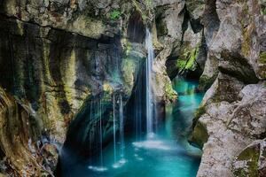 Флизелинов фототапет водопад в словения 375 x 250 см