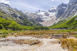 Флизелинов фототапет планинска пътека 375 x 250 см
