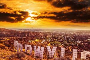 Флизелинов фототапет изглед към холивуд 375 x 250 см