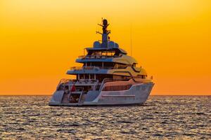 Флизелинов фототапет яхта в морето 375 x 250 см