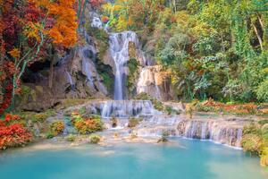 Флизелинов фототапет водопад в тропическата гора 375 x 250 см