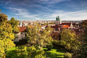 Флизелинов фототапет есенна прага 375 x 250 см