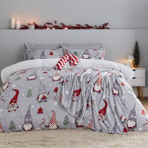 Сиво двойно спално бельо от микроплюш 200x200 cm Festive Gnomes – Catherine Lansfield