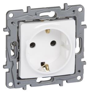 LEGRAND Контакт шуко NILOE 16A бял
