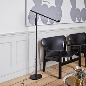 HAY LED стояща лампа Fifty-Fifty, черна, височина 135 см, с регулиране на, Затъмняване, Черен, Дневна/трапезария, Алуминий, Дизайн