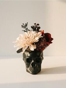 Sinsay - Декорация за Halloween с цветя във ваза във формата на череп - многоцветен