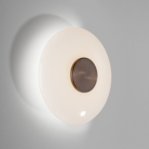 PURE LED стенна лампа Vitrum, кафяво/опалово стъкло/алуминий, Ø 22 см, Затъмняване, Кафяв / ръждив, Дневна/трапезария, Стъкло, Модерен