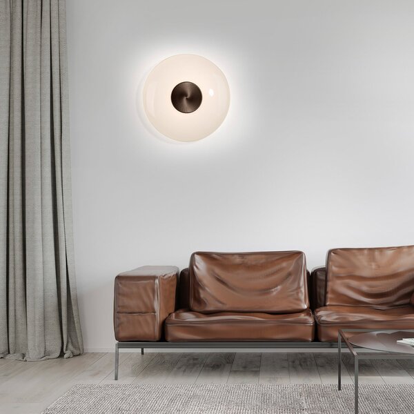 PURE LED стенна лампа Vitrum, кафяво/опалово стъкло/алуминий, Ø 22 см, Затъмняване, Кафяв / ръждив, Дневна/трапезария, Стъкло, Модерен
