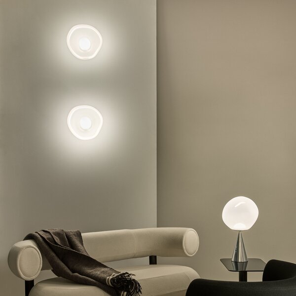 Tom Dixon LED стенна лампа Melt на Dixon, Ø 29 cm, опалово/хромирано, Затъмняване, Металик, Дневна/трапезария, Пластмаса, Дизайн