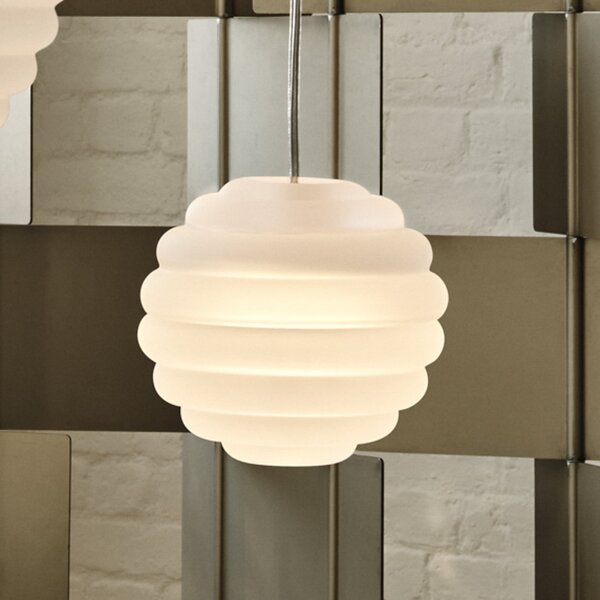 Tom Dixon LED висяща лампа Press Sphere Mini матирана Ø 15 cm, Затъмняване, Бял, Дневна/трапезария, Стъкло, Дизайн