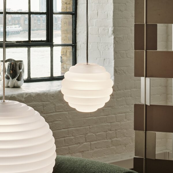 Tom Dixon LED висяща лампа Press Sphere Mini матирана Ø 15 cm, Затъмняване, Бял, Дневна/трапезария, Стъкло, Дизайн