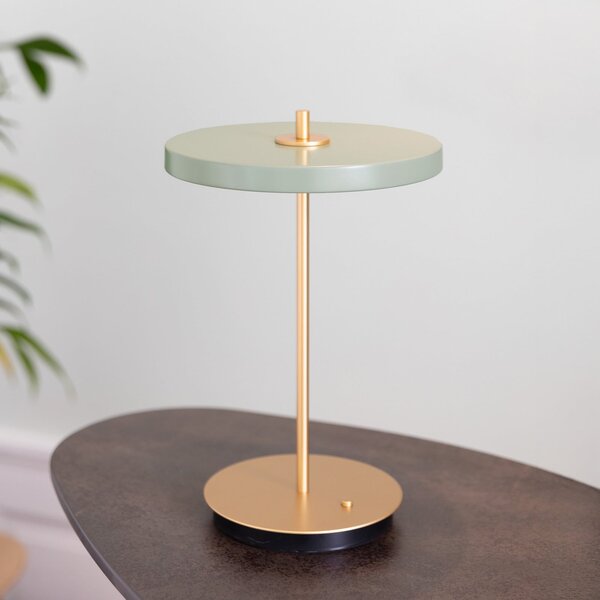 UMAGE LED акумулаторна настолна лампа Asteria Move маслиненозелено/месинг 31 см, Затъмняване, Зелен, Дневна/трапезария, Метал, Дизайн