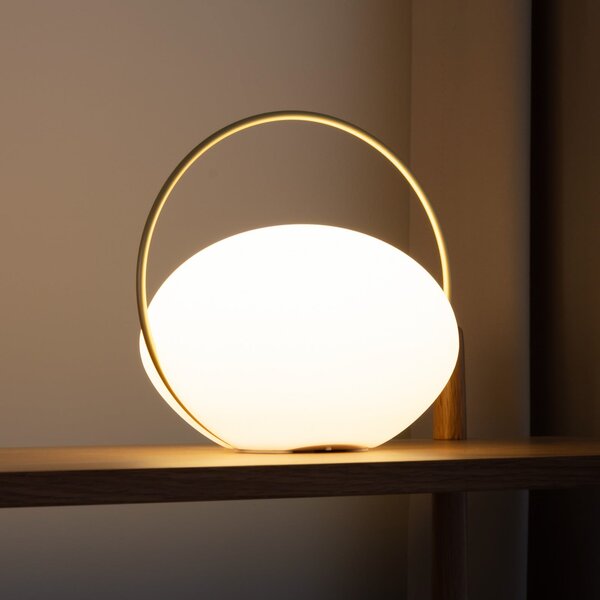 UMAGE LED акумулаторна настолна лампа Orbit, бяла/месинг, IP44, CCT, Затъмняване, Бял, Дневна/трапезария, Пластмаса, Дизайн
