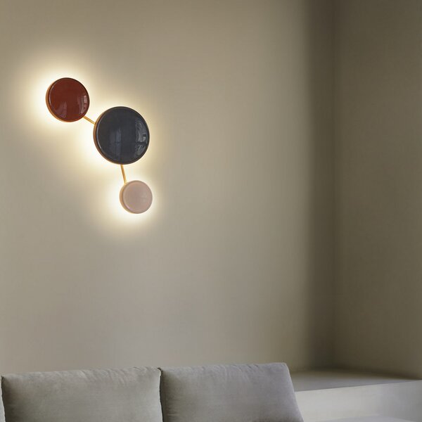 MARSET LED стенна лампа Caramel, кафява, Ø 28 cm, TRIAC, стъкло, Затъмняване, Кафяв / ръждив, Дневна/трапезария, Стъкло, Дизайн