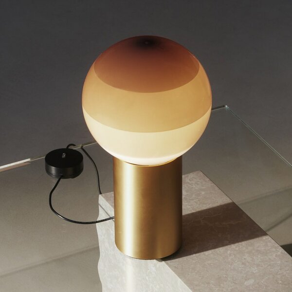 MARSET Настолна лампа Dipping Light, височина 22 cm, крем/месинг, Бежов, Дневна/трапезария, Стъкло, Дизайн
