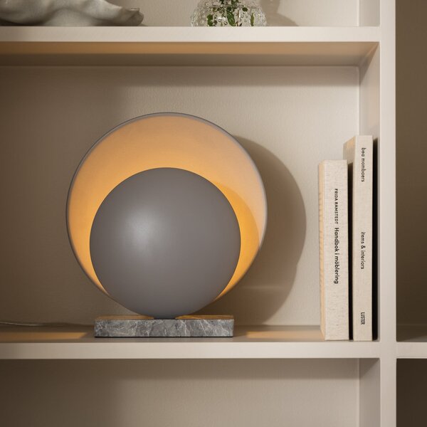 Globen Lighting Настолна лампа ORBIT, сива, мрамор, височина 32 cm, Сив, Дневна/трапезария, Камък, Дизайн