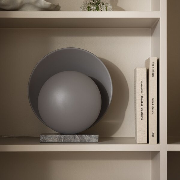 Globen Lighting Настолна лампа ORBIT, сива, мрамор, височина 32 cm, Сив, Дневна/трапезария, Камък, Дизайн