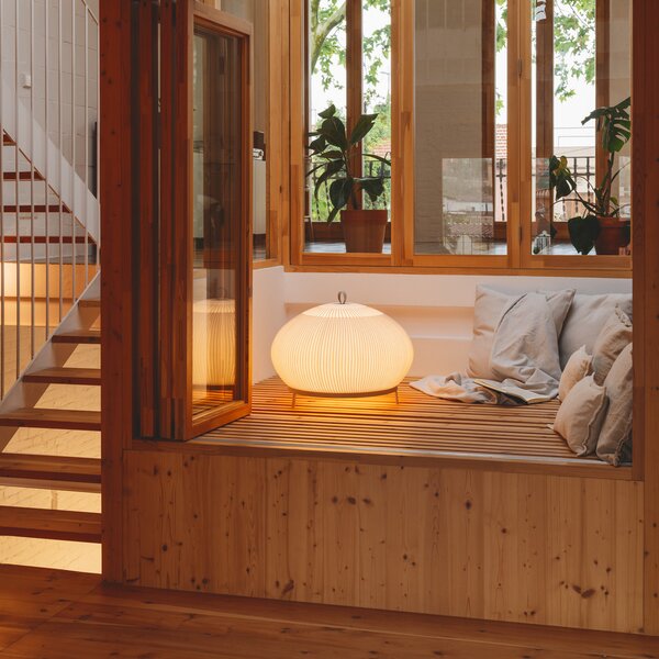 Vibia LED-подова лампа KNIT, 51 x 65 cm, бежова, текстил, Затъмняване, Бежов, Дневна/трапезария, Пластмаса, Дизайн