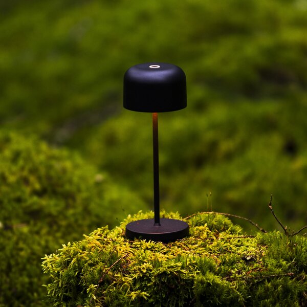 Konstsmide LED акумулаторна настолна лампа Lille, височина 20 cm, черна, IP54, USB, Затъмняване, Черен, Дневна/трапезария, Алуминий, Модерен