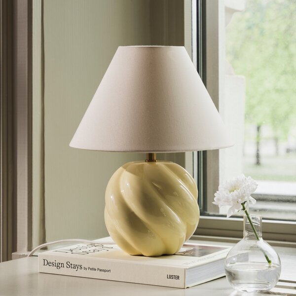 Globen Lighting Настолна лампа DAHLIA, бежово-жълта, височина 31 cm, Бежов, Дневна/трапезария, Плат / текстил