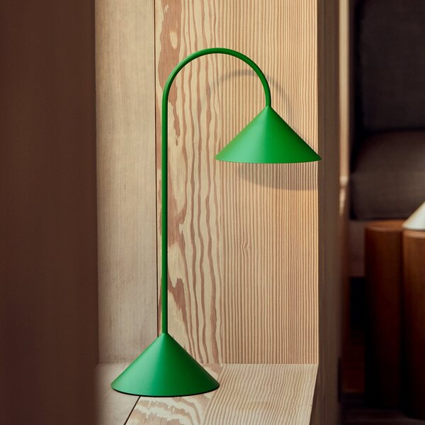 FRANDSEN LED акумулаторна настолна лампа Grasp, зелена, височина 47 cm, Затъмняване, Зелен, Метал, Дизайн