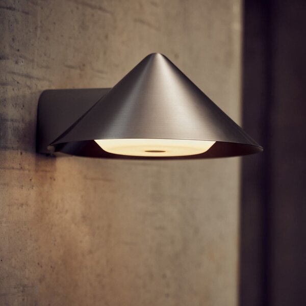 FRANDSEN LED акумулаторна стенна лампа Grasp, неръждаема стомана, 15 cm, Затъмняване, Металик, Дневна/трапезария, Неръждаема стомана, Дизайн