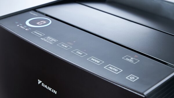 Пречиствател на въздух и овлажнител DAIKIN MCK70ZH, черен