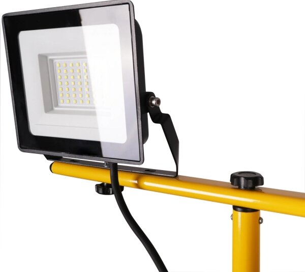 LED прожектор със стойка 2xLED/30W/230V 6500K IP65 жълт