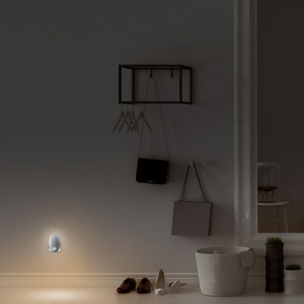 Solight WL909 - LED Контакт с ориентировъчна светлина със сензор LED/0,7W/230V