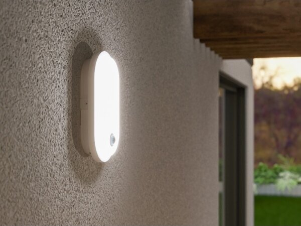 LED външно стенно осветително тяло със сензор OVAL LED/10W/230V IP65 бяло