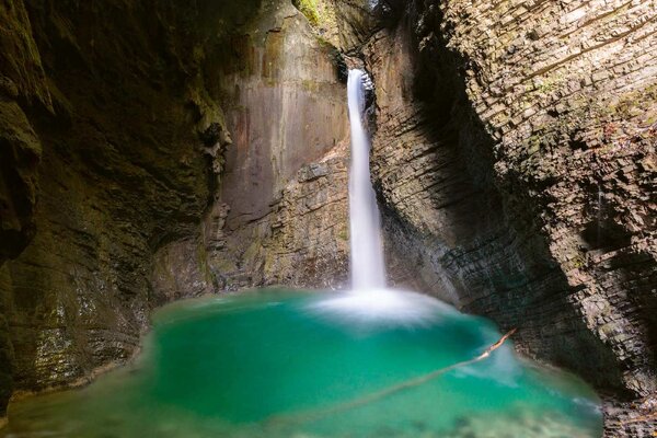 Флизелинов фототапет водопад козяк 375 x 250 см