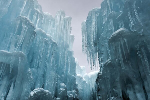 Флизелинов фототапет замръзнала ледена стена 375 x 250 см