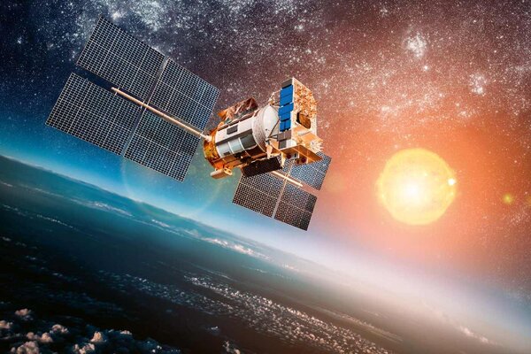 Флизелинов фототапет сателит в орбита около земята 375 x 250 см