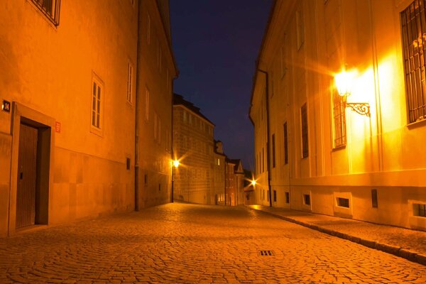 Флизелинов фототапет нощна улица в прага 375 x 250 см
