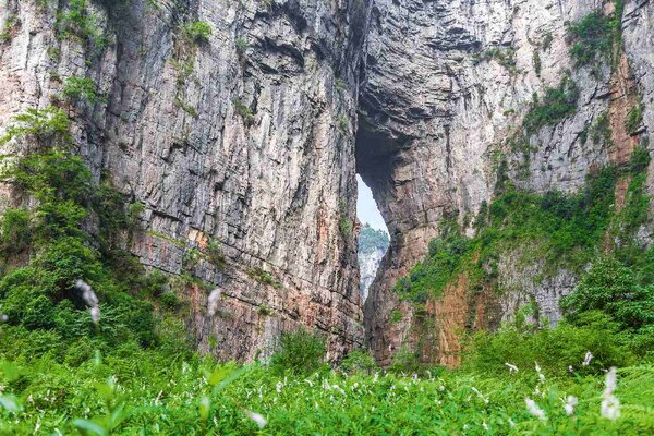 Флизелинов фототапет карстът улонг 375 x 250 см