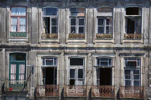 Флизелинов фототапет изоставена къща 375 x 250 см