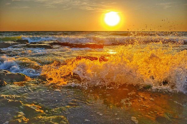 Флизелинов фототапет зора над морето 375 x 250 см