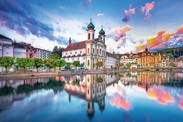 Флизелинов фототапет град люцерн център 375 x 250 см