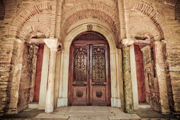 Флизелинов фототапет древна църковна врата 375 x 250 см