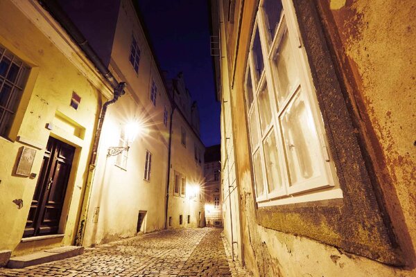 Флизелинов фототапет празна улица в прага 375 x 250 см