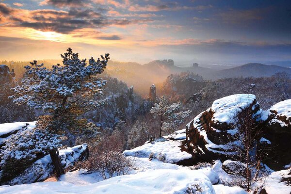 Флизелинов фототапет планинска гледка 375 x 250 см
