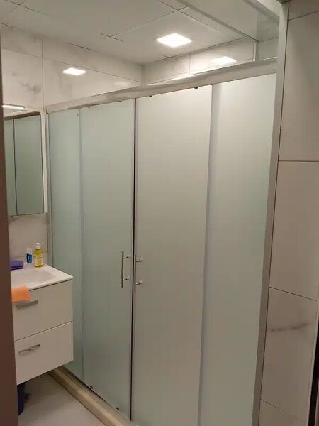 Параван за баня FLORA 600, с две плъзгащи врати, хром