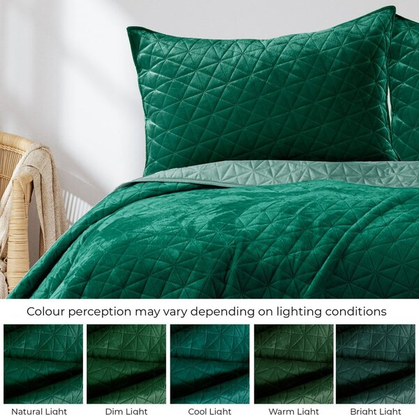 Зелено капитонирано покривало за легло 240x260 cm Laila – Restilo