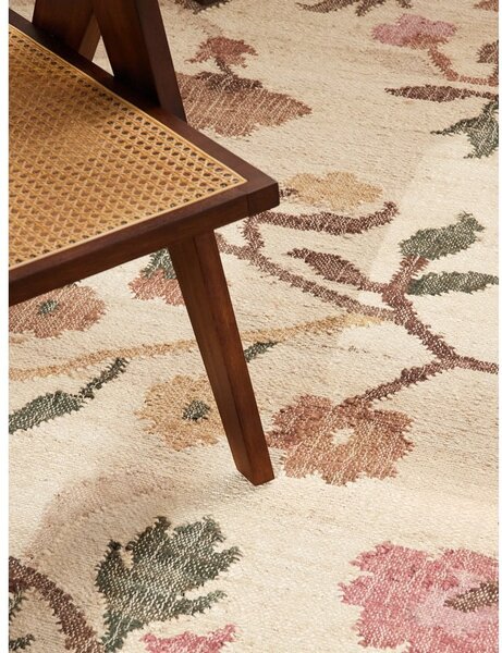 Кремав ръчно изработен ютен килим 120x170 cm Roya Violette – Elle Decoration