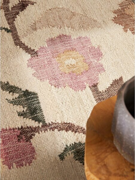 Кремав ръчно изработен ютен килим 120x170 cm Roya Violette – Elle Decoration